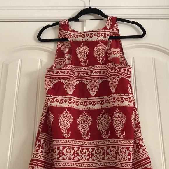 Red and white tank - Picture 2 of 3